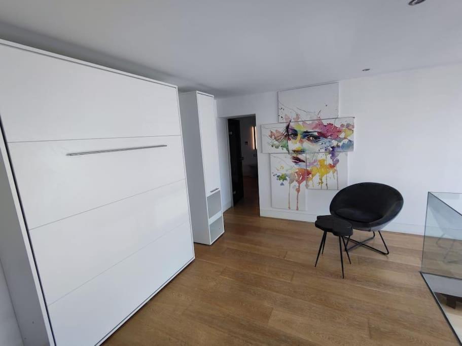 Gazi Pool House Lägenhet Aten Exteriör bild